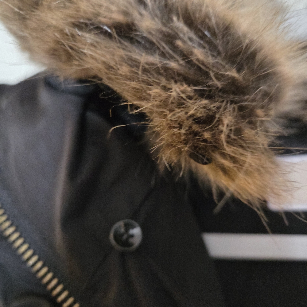 Michael Kors Black Quilted Puffer Coat with Faux Fur Trim - Picture 6 of 6